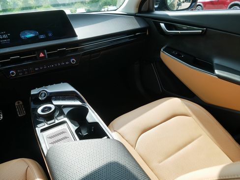 Certified 2023 Kia EV6 GT-Line AWD/4WD image 11