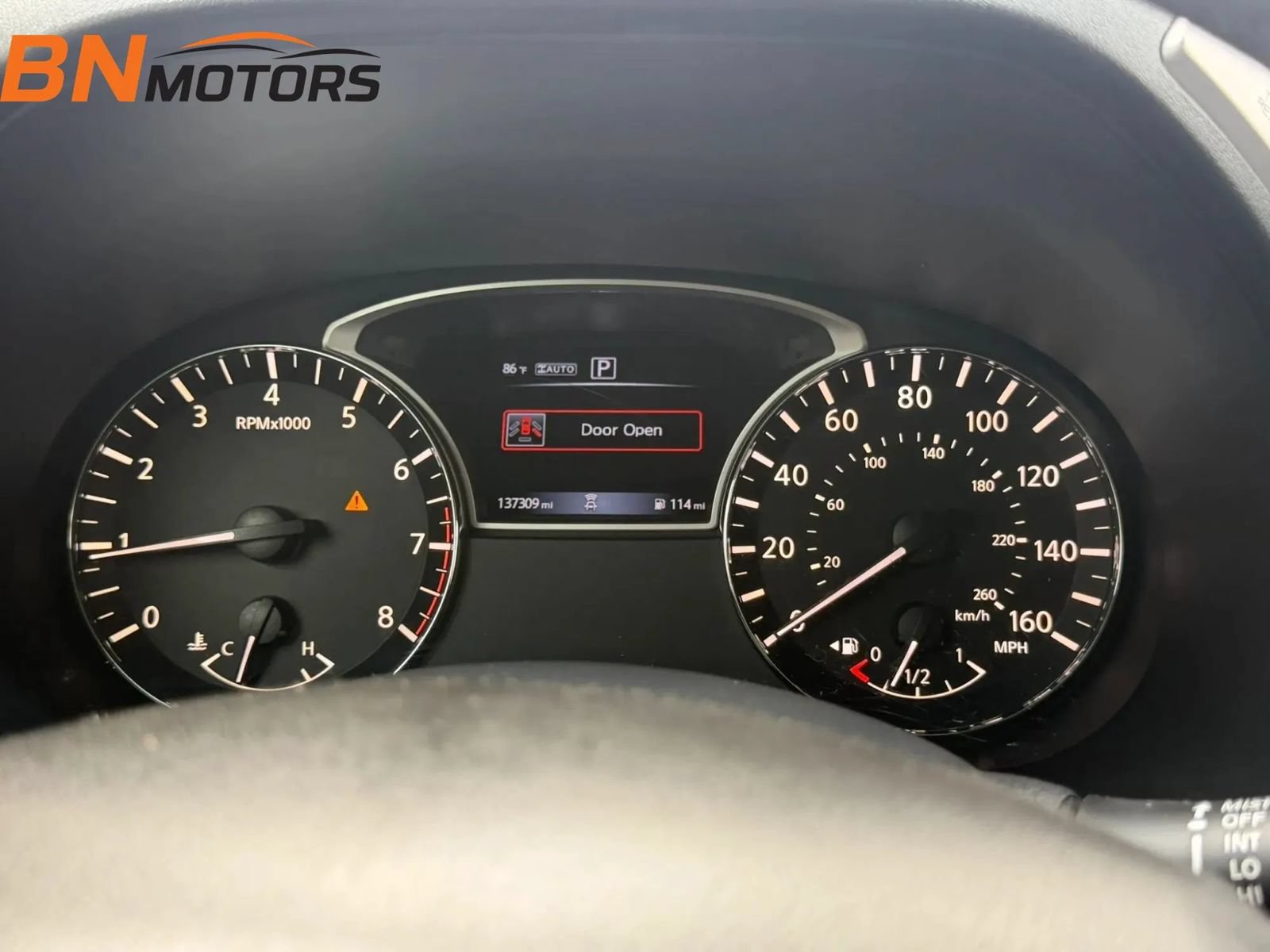 Used 2018 Nissan Pathfinder SV AWD/4WD image 19