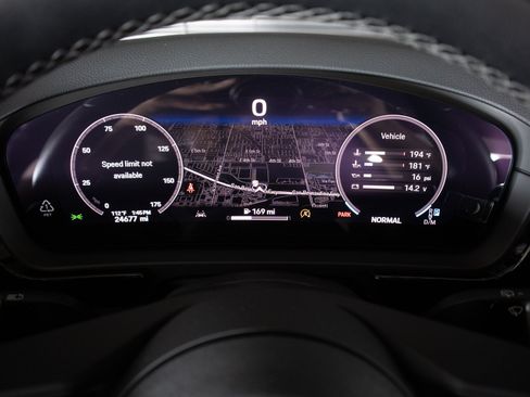 Certified 2024 Porsche Cayenne AWD/4WD image 17