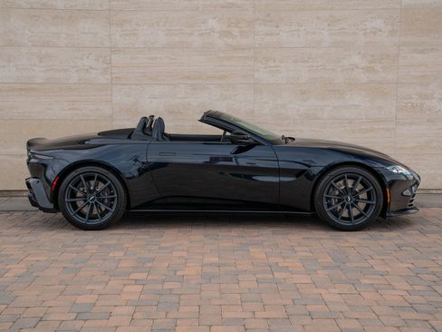 Used 2023 Aston Martin V8 Vantage image 22
