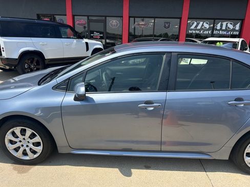 Used 2020 Toyota Corolla LE FWD image 9