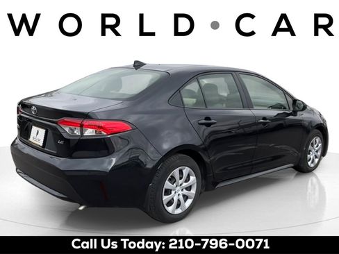 Used 2022 Toyota Corolla LE w/ Carpet Mat Package (TMS) image 7