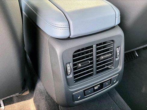 Used 2024 Audi RS e-tron GT w/ Carbon Performance Package image 33