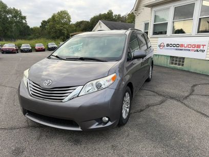 Used 2017 Toyota Sienna XLE Premium