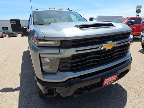 New 2026 Chevrolet Silverado 2500 Custom w/ Custom Value Package AWD/4WD image 12