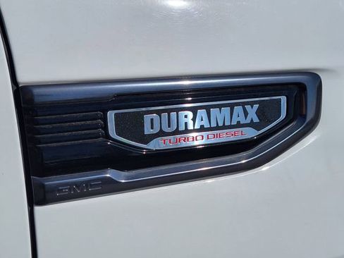 Used 2022 GMC Sierra 1500 AT4 w/ Technology Package image 10