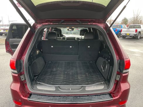 Used 2017 Jeep Grand Cherokee SRT image 11