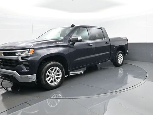 Used 2024 Chevrolet Silverado 1500 LT AWD/4WD image 2