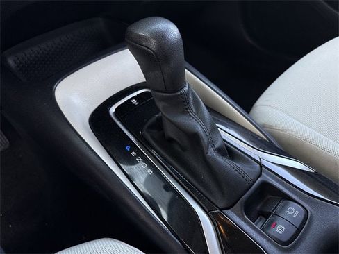 Used 2022 Toyota Corolla LE image 18