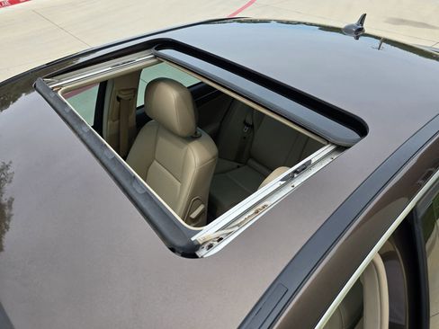 Used 2013 Mercedes-Benz C 250 Sedan image 33