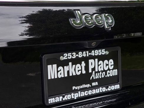 Used 2017 Jeep Compass Limited w/ Navigation Group AWD/4WD image 14