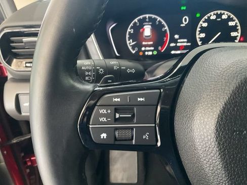 Certified 2025 Honda Pilot Touring image 11