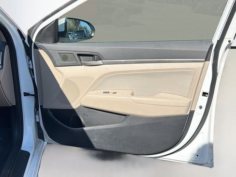 Used 2017 Hyundai Elantra SE w/ SE A/T Tech Package 03 image 39