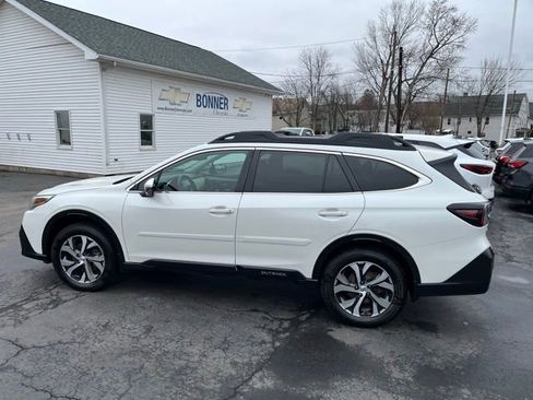 Used 2022 Subaru Outback Limited image 6