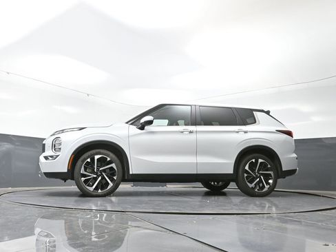 Used 2024 Mitsubishi Outlander SE image 54