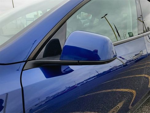 Used 2022 Tesla Model Y Performance image 14