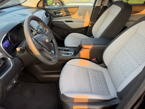 Used 2022 Chevrolet Equinox LS w/ LS Convenience Package AWD/4WD image 16