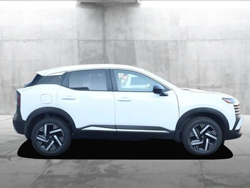 New 2026 Nissan Kicks SV image 5