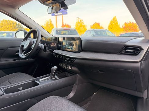Used 2025 Nissan Kicks SV FWD image 26