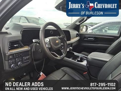 Used 2025 Chevrolet Tahoe High Country AWD/4WD image 8