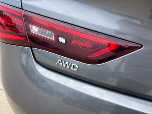 Used 2019 INFINITI Q60 3.0t Luxe w/ Essential Package AWD/4WD image 11