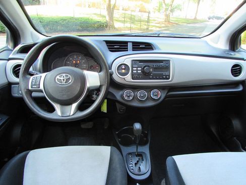 Used 2012 Toyota Yaris LE FWD image 18