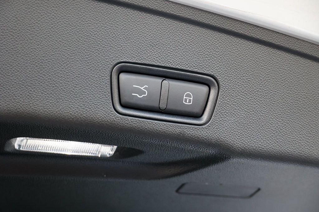Used 2024 Maserati Grecale Modena AWD/4WD image 41