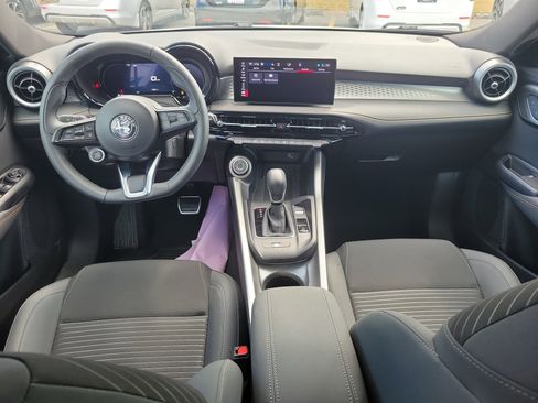 Used 2025 Alfa Romeo Tonale image 12