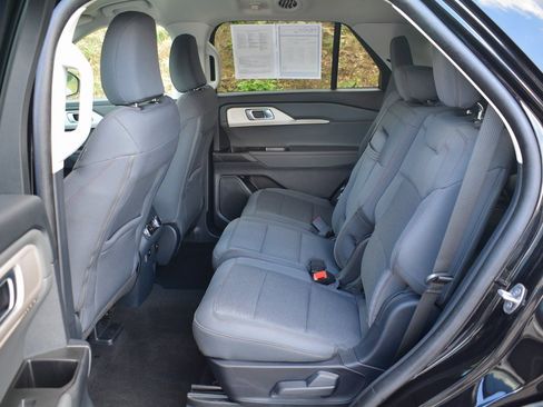 Used 2025 Ford Explorer Active image 21