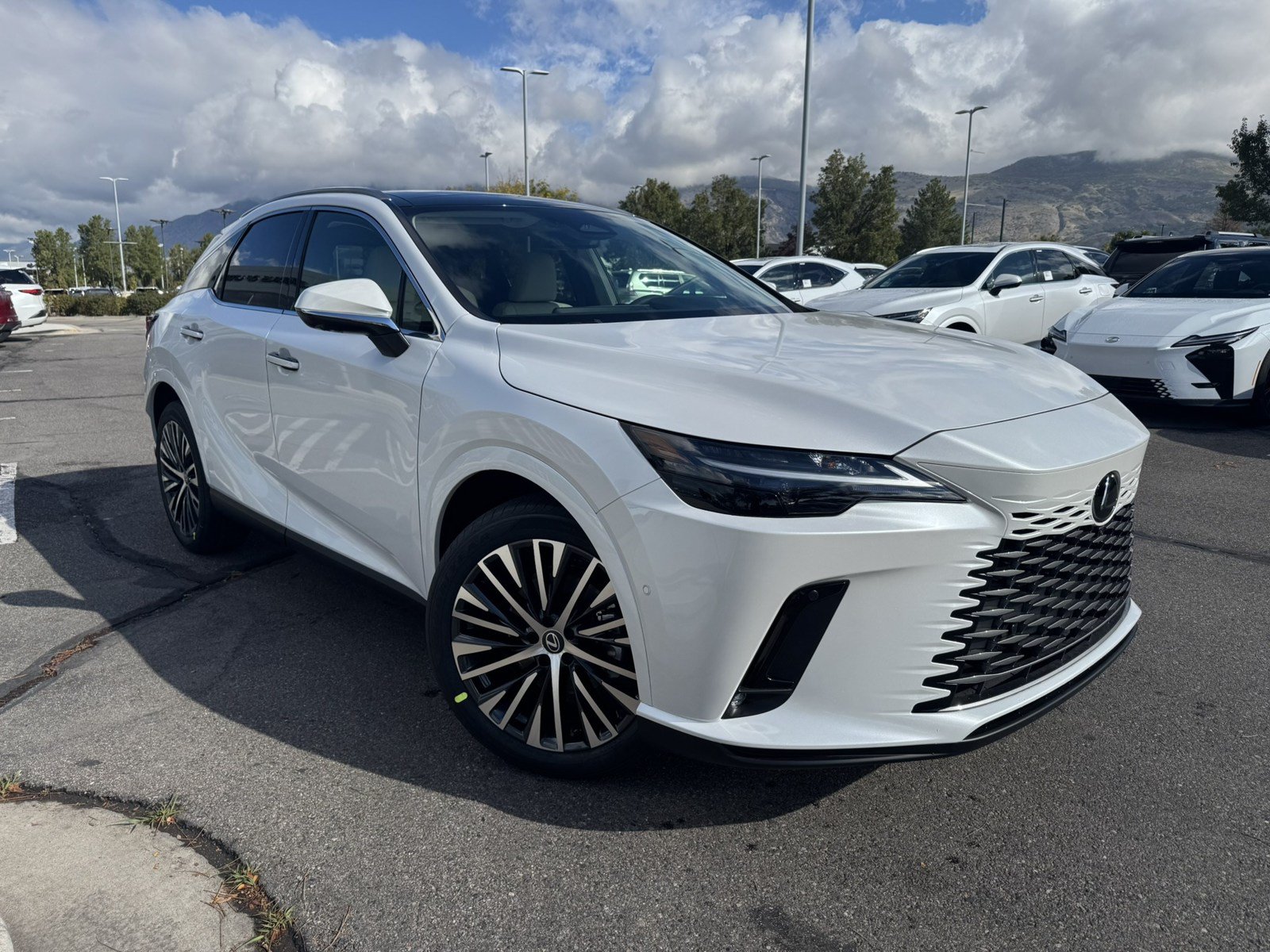 New 2026 Lexus RX 350 w/ Convenience Package AWD/4WD image 2