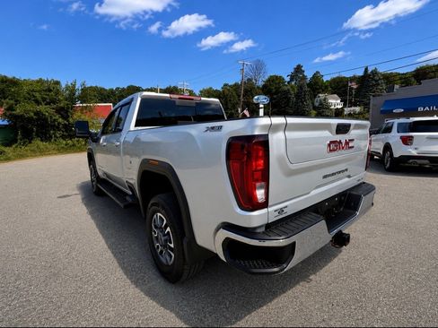 Used 2023 GMC Sierra 2500 SLE w/ SLE Value Package; AWD/4WD image 10