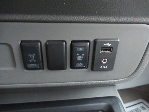 Used 2018 Nissan NV 3500 SL RWD image 28