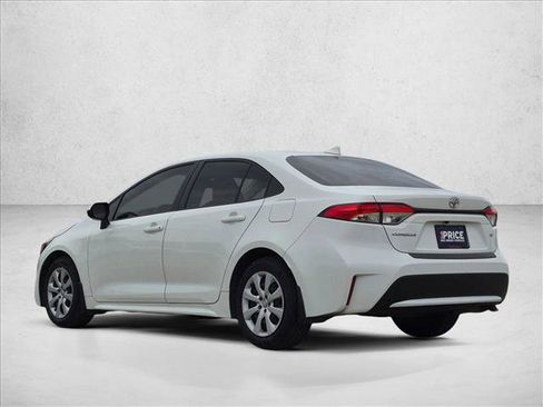 Used 2022 Toyota Corolla LE FWD image 6