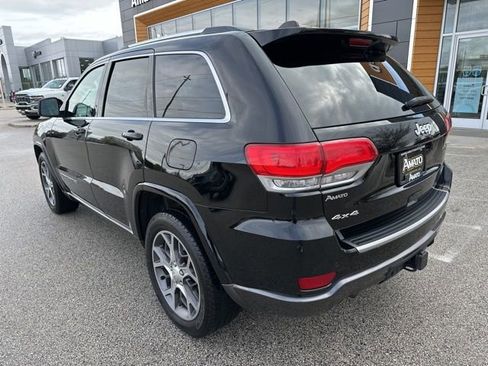Used 2018 Jeep Grand Cherokee Limited AWD/4WD image 8