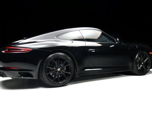 Used 2019 Porsche 911 Carrera RWD image 3
