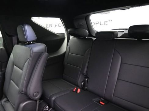 New 2026 Chevrolet Traverse LT w/ Driver Confidence Package FWD image 9