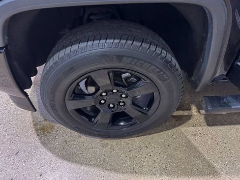 Used 2018 GMC Sierra 1500 4x4 Double Cab w/ Elevation Edition image 30
