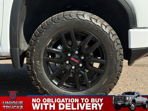 Used 2023 GMC Sierra 1500 Pro w/ Graphite Edition AWD/4WD image 5