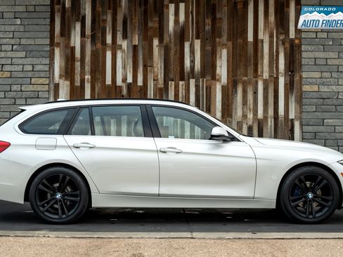 Used 2017 BMW 330i xDrive Wagon image 8