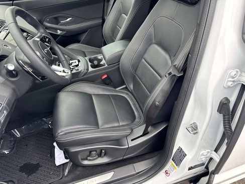 Used 2024 Jaguar E-PACE R-Dynamic SE image 24