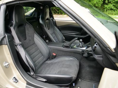 Used 2024 MAZDA MX-5 Miata RF Club w/ Weather Package RWD image 32