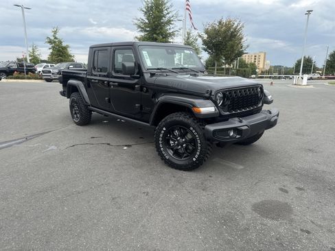 New 2025 Jeep Gladiator Willys image 2