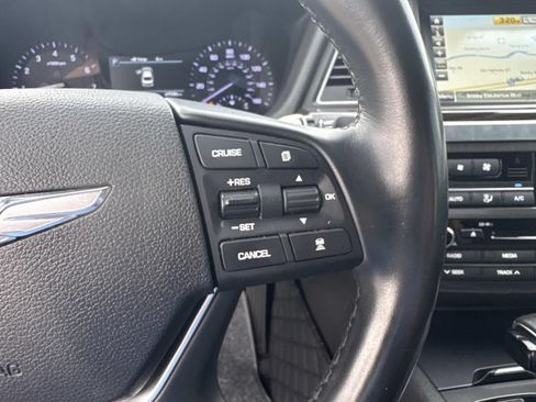 Used 2018 Genesis G80 3.8 RWD image 24
