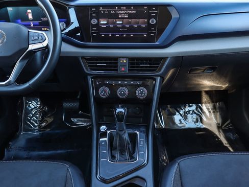 Used 2023 Volkswagen Taos SE w/ Panoramic Sunroof Package image 13