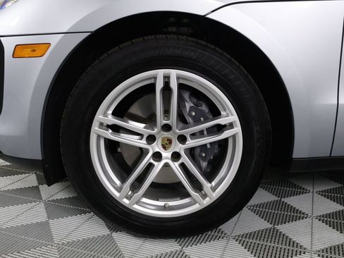 Certified 2026 Porsche Macan AWD/4WD image 30