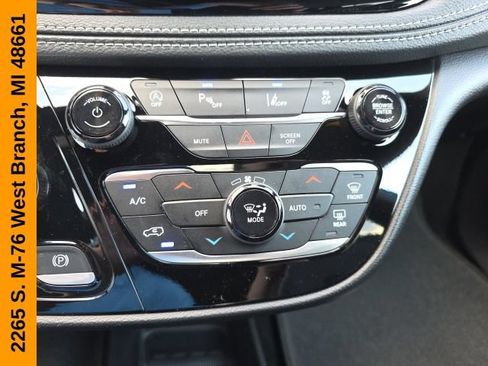 New 2027 Chrysler Pacifica Select AWD/4WD image 25