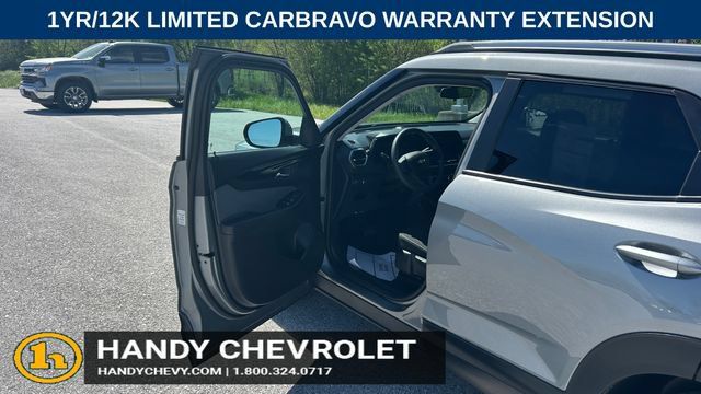 Used 2025 Chevrolet TrailBlazer LT AWD/4WD image 11
