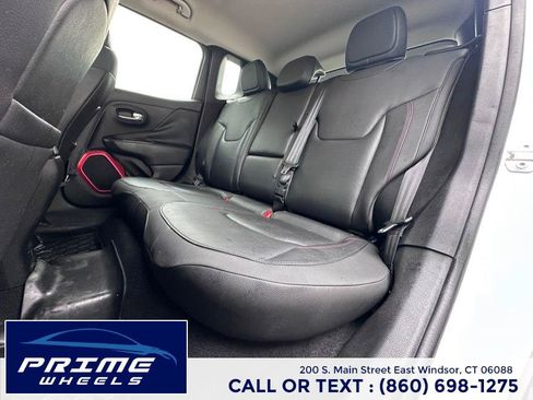 Used 2015 Jeep Renegade Trailhawk w/ Premium Leather Group AWD/4WD image 12