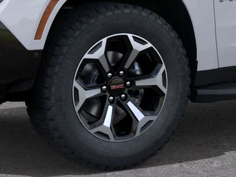 New 2026 GMC Yukon AT4 AWD/4WD image 9