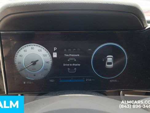 Used 2024 Hyundai Elantra Limited FWD image 15
